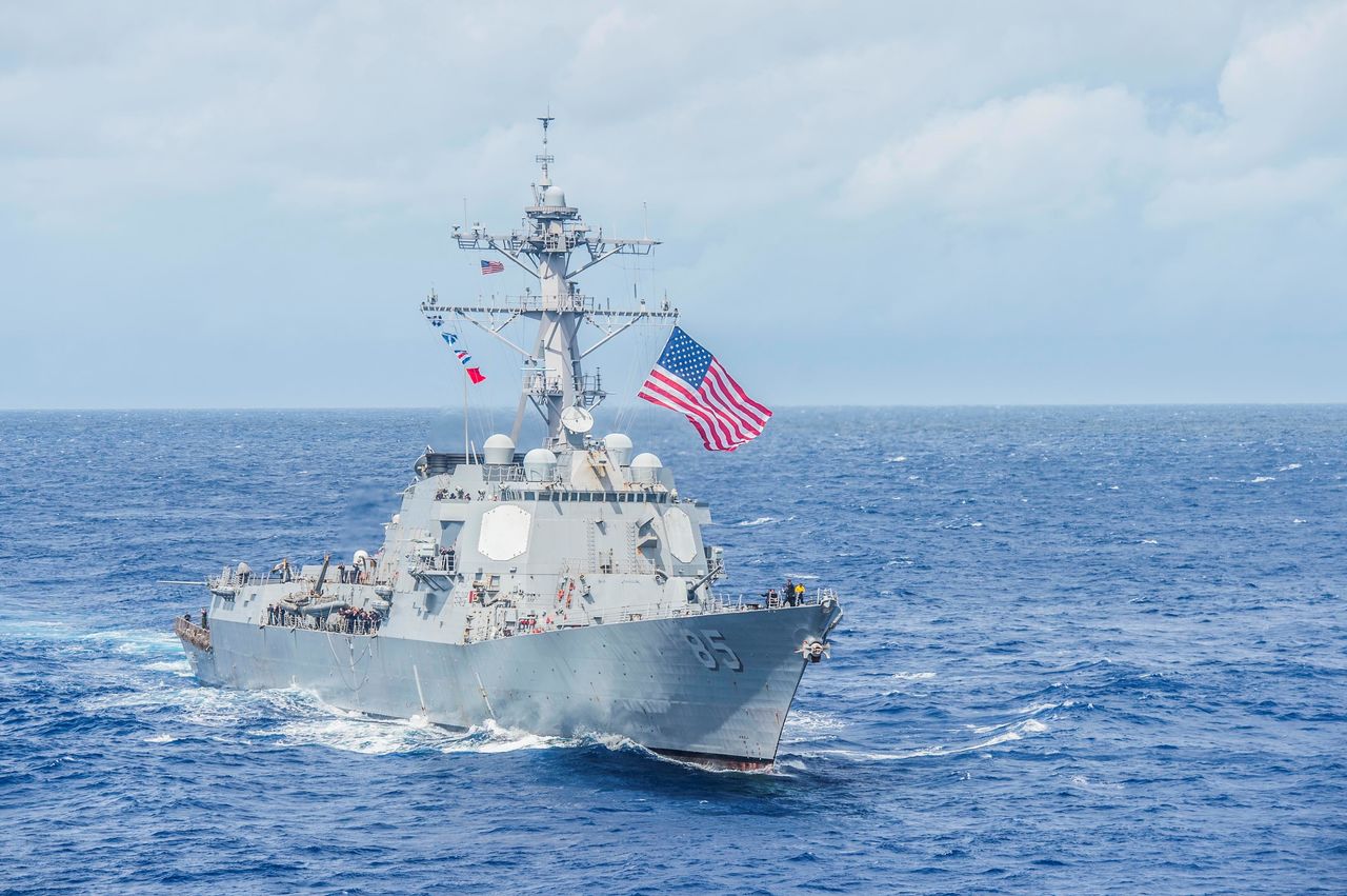 Два корабля ВМС США прошли в водах Тайваньского пролива, несмотря на протесты со стороны Пекина. 