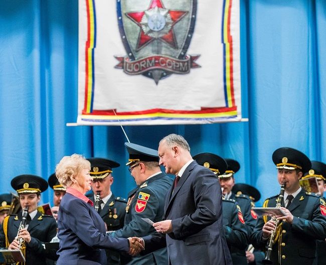 Глава государства поздравил наших военных с праздником.
