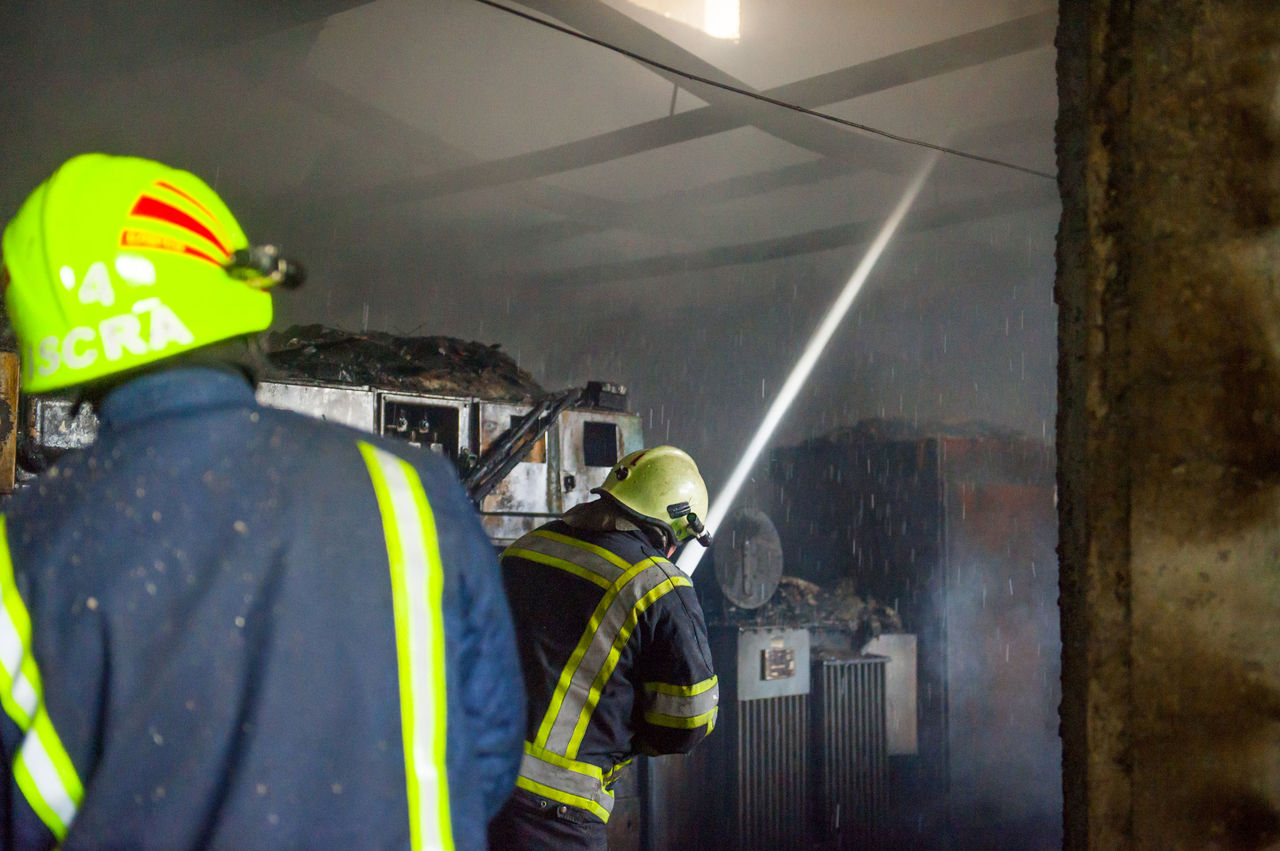 В Бельцах ночью сгорел дом: огонь тушили несколько часов.