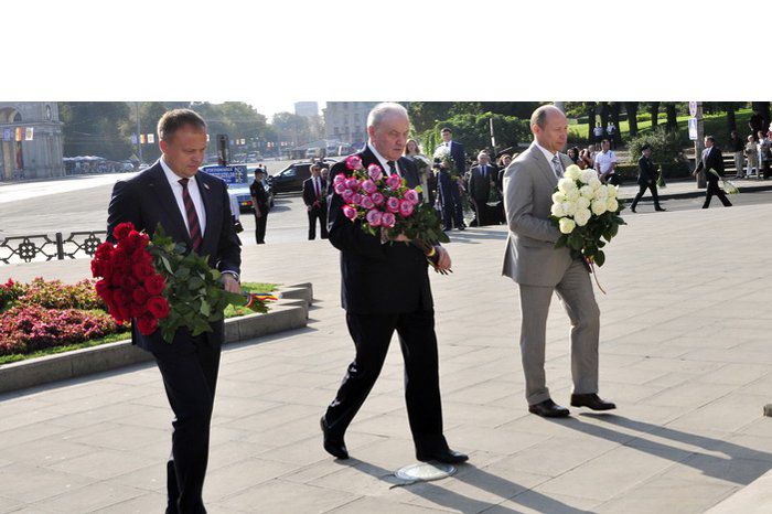 РМ отмечает сегодня Национальный праздник Limba Noastră cea Română.