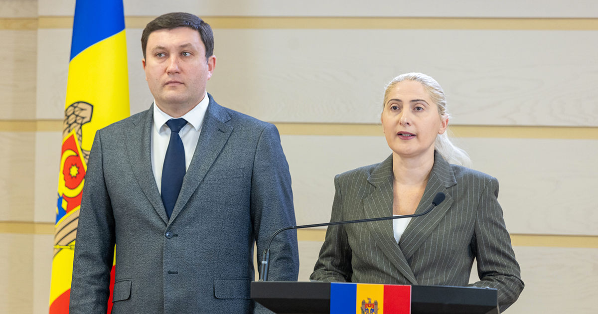 Socialiștii cer redistribuirea bugetului în favoarea cheltuielilor sociale.