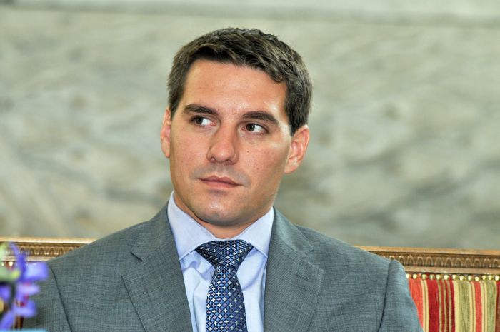 Principele Nicolae a vizitat Colegiul de medicină din oraşul Orhei, apoi a mers la Mănăstirea Curchi. Foto: voceatransilvaniei.ro