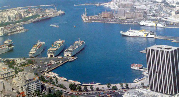 Grecia a vândut chinezilor cel mai mare port al țării. Foto: Agerpres