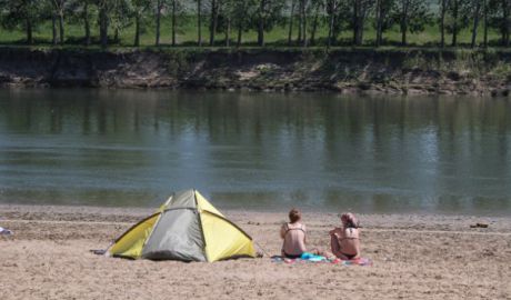 Мужчине в возрасте примерно 50-ти лет стало плохо на пляже.