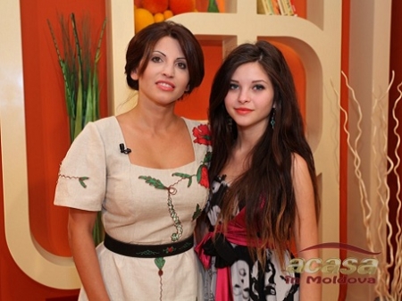Adolescenta va apărea în noul videoclip filmat la piesa mamei sale,”Du-mă”.
