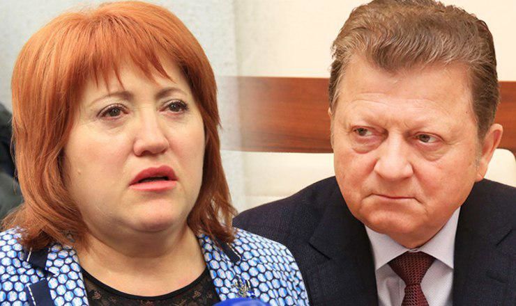 Маноле требует отменить решение об избрании Цуркана председателем КС.