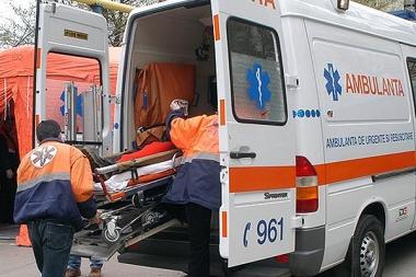 Оставшиеся одни дома, дети подключили баллон к газовой плите. Взрыв произошел в момент, когда дети зажгли свет.