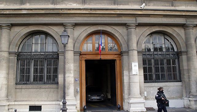Главный обвиняемый по делу о терактах в Париже впервые заговорил в суде.