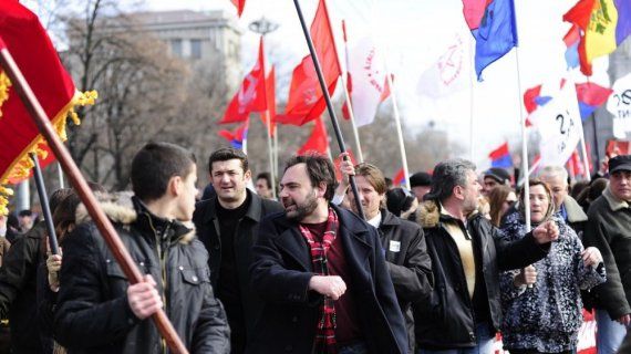 Марк Ткачук и его единомышленники (слева от Ткачука на фото - Юрий Мунтян) могут вспомнить хорошо забытые лозунги.
