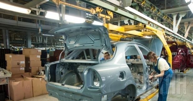 Коммерческих автомобилей было произведено 173 штук