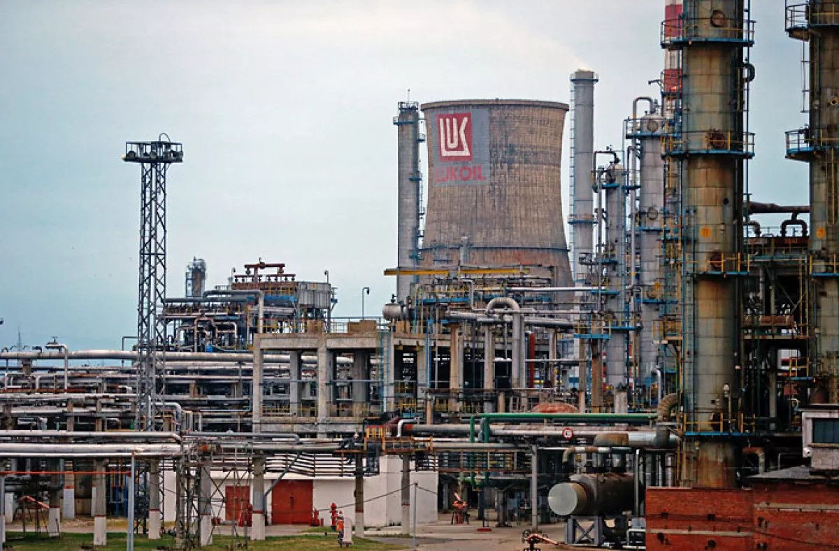Trei companii și-au exprimat interesul pentru activele Lukoil din România.