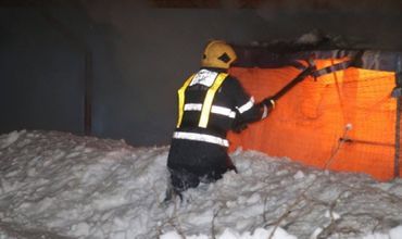 Unsprezece animale au murit în urma unui incendiu izbucnit azi dimineață într-o anexă a Circului ”Globus” din București. 
