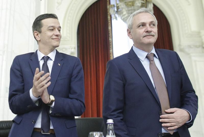  Premieră în istoria României: PSD și-a demis propriul Guvern. Moțiunea de cenzură, adoptată. Foto: digi24.ro