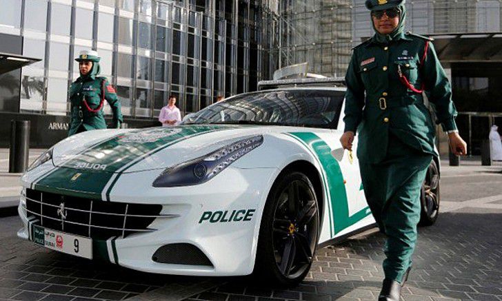 Prima secție de poliție automată din lume a fost inaugurată în Dubai. 