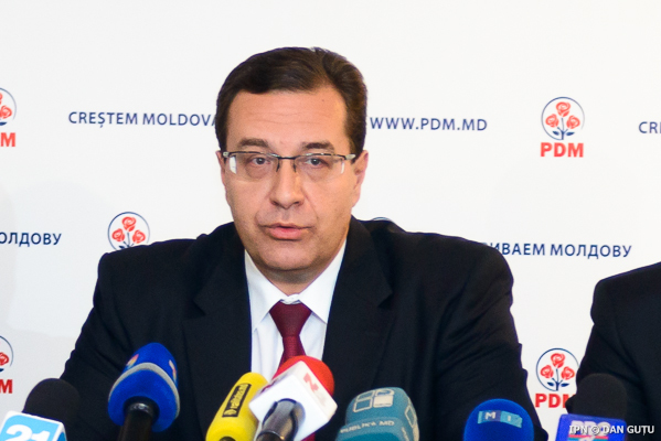 Лупу уточнил, что либералам было предложено руководство Министерства сельского хозяйства и Министерства юстиции.