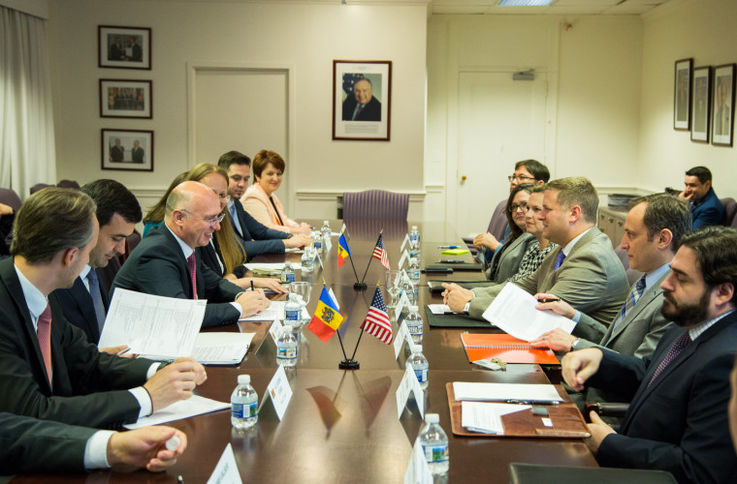 SUA interesate să investească în IT și infrastructura Moldovei