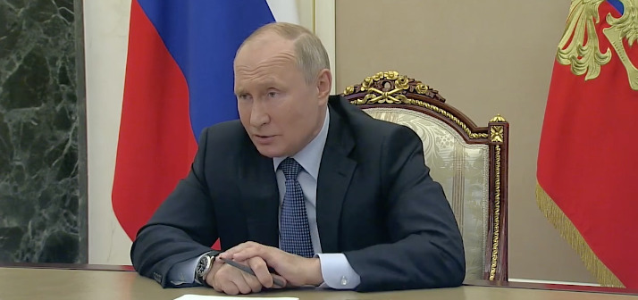 Путин назвал Псаки образованной и красивой: Все время что-то путает.
