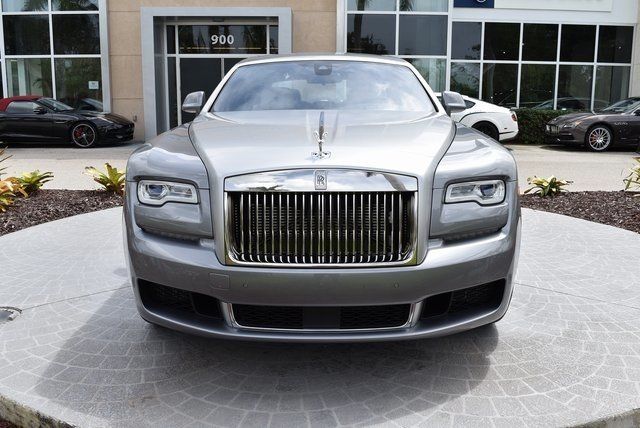 Новый Rolls-Royce Ghost заметили на тестах.