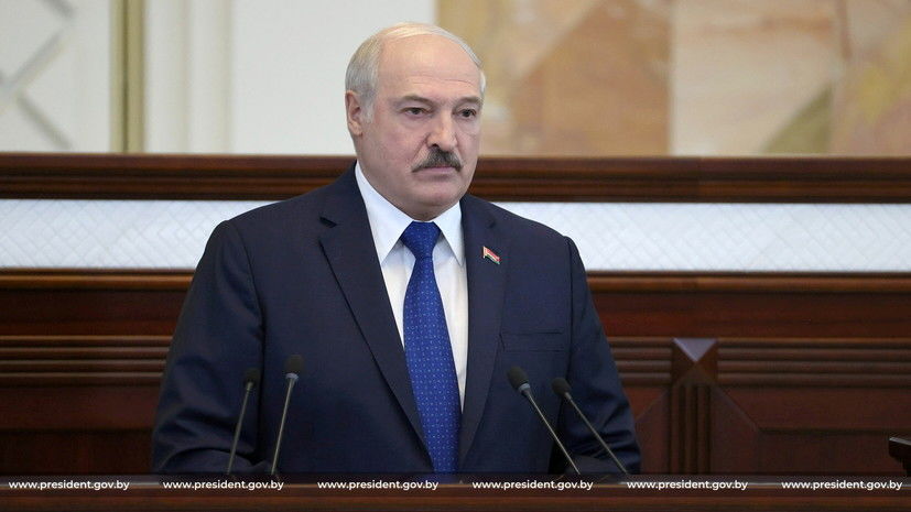 Лукашенко назвал санкции Запада шантажом в международном масштабе.