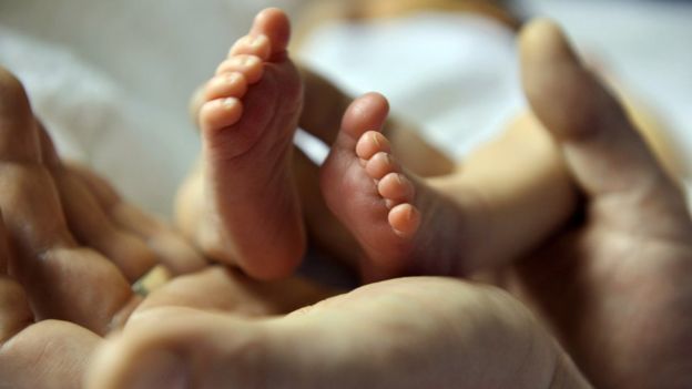 Получена первая лицензия на создание детей от трех родителей.