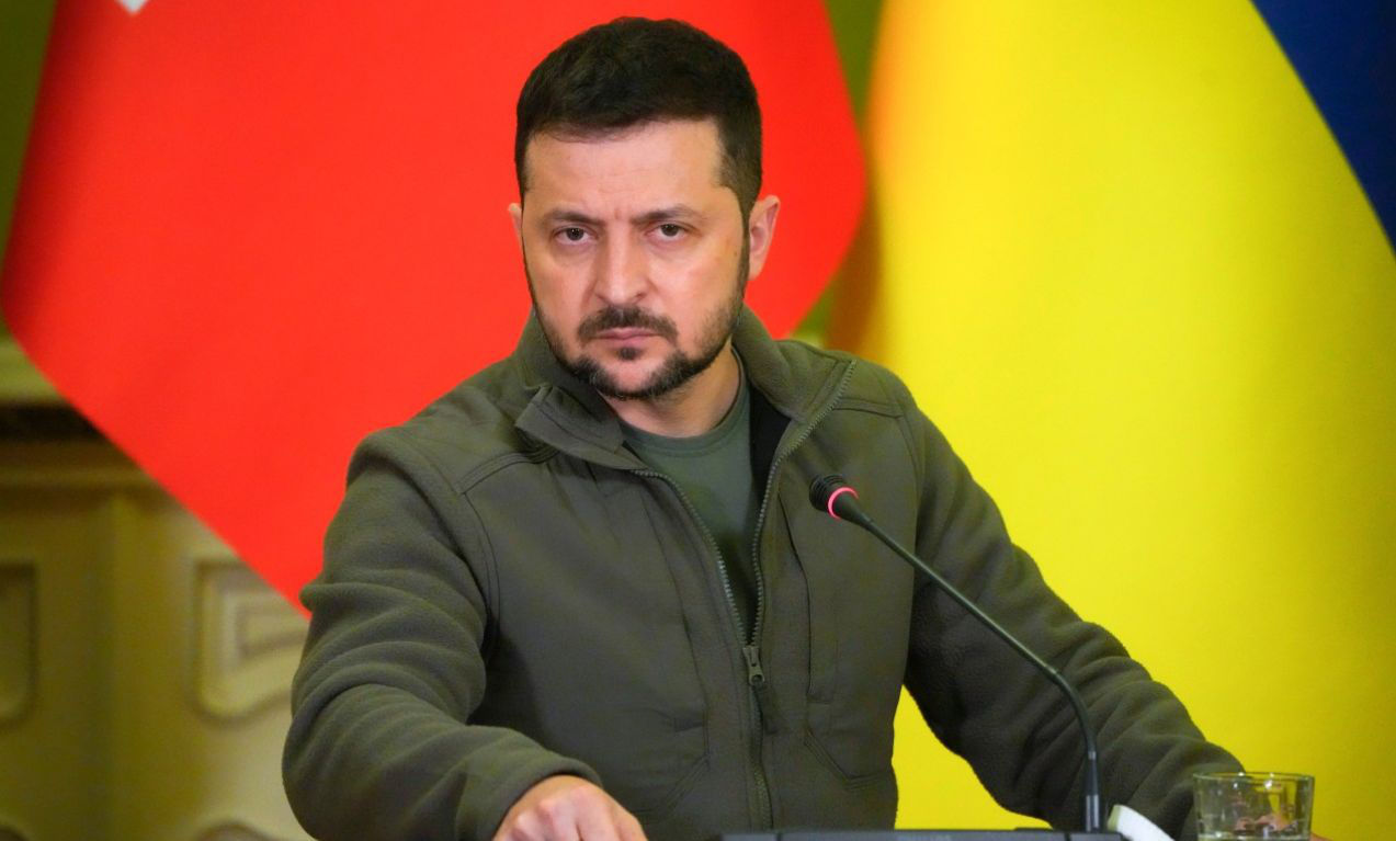 Зеленский подписал закон о добровольном воинском учете женщин.