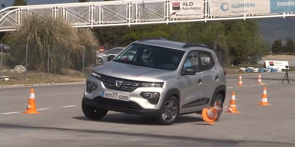Электрическая Dacia Spring оказалась лучше Tesla Model Y.