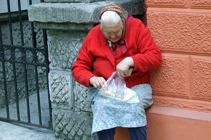 Больше всех в Молдове страдают пенсионеры.