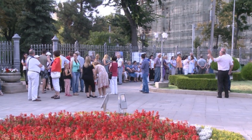 В Кишиневе прошла акция солидарности с протестующими в Бухаресте.