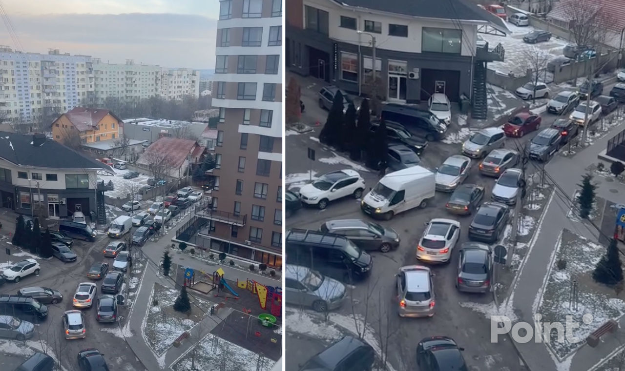 Жители многоэтажки в Кишиневе недовольны пробкой из автомобилей под окнами.