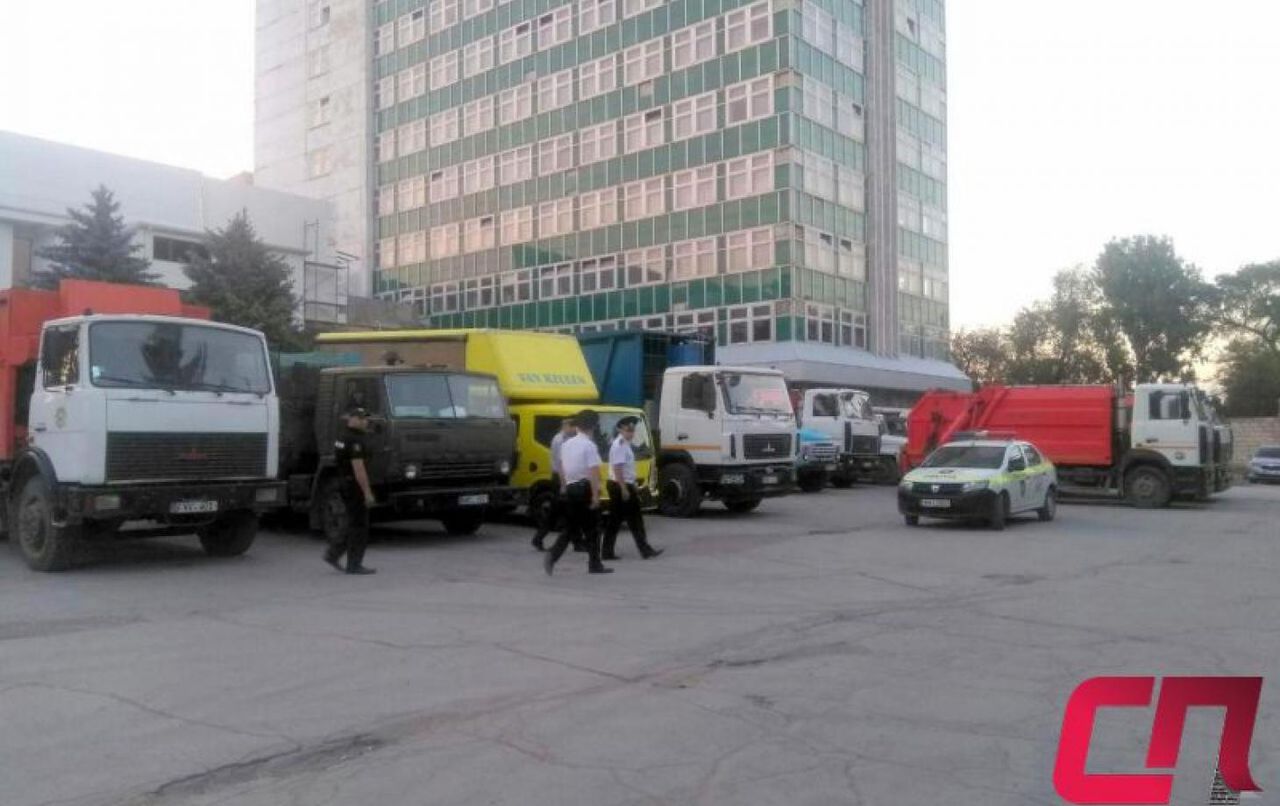 Напомним, мусорный полигон под Бельцами  вновь оказался закрыт для мусоровозов МП ДРСУ.