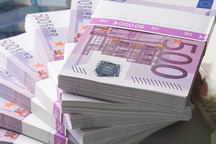 Cотрудники Центра PAS получают приличные зарплаты, намного выше средней по стране. Фото: Из архива "КП"