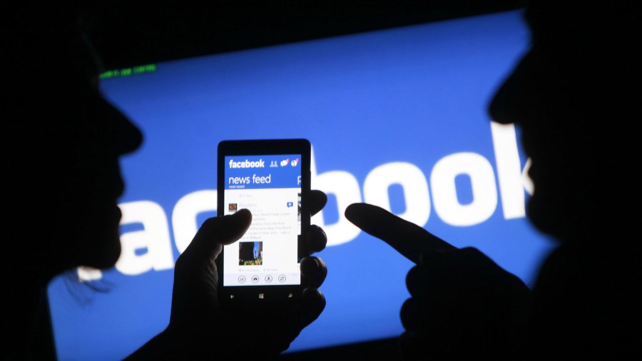 Владельцы аккаунтов Facebook перестали доверять социальной сети.