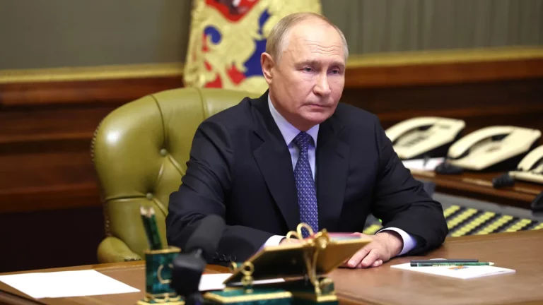 Occidentul discută posibilitatea de a i se adresa lui Putin cu privire la Ucraina.