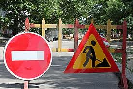 Conducătorii auto sînt rugaţi să respecte semnalizarea rutieră temporară.