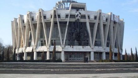 Circul a fost închis acum opt ani pentru renovare, doar că statul nu a găsit nici până acum bani pentru reparaţii.