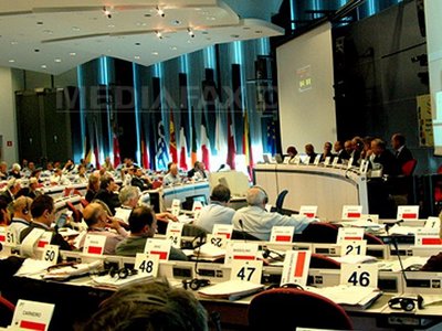 Comisia Europeană analizează posibilitatea monitorizării separate pe justiţie a României şi Bulgariei (Imagine: Mediafax Foto/AFP)