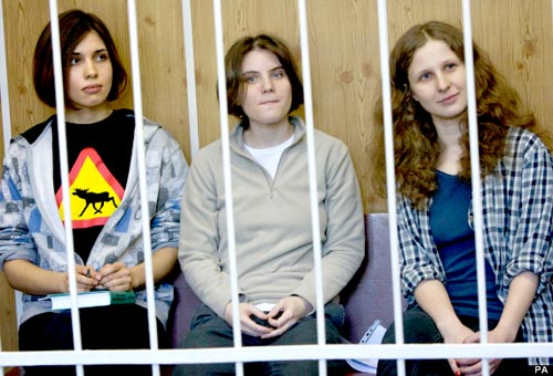 В поддержку обвиняемых, которым грозит до 3-х лет тюрьмы, в пятницу в 35-ти странах мира пройдут различные акции.