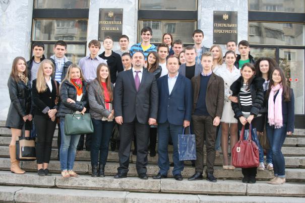 Procurorii-şefi ai subdiviziunilor de profil au prezentat date şi exemple ce vizează combaterea crimelor cibernetice