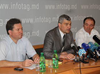 Agricultorii susţin că ultimele majorări de preţuri la benzină şi motorină sunt nejustificate