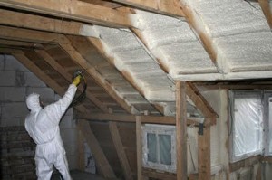 Preţul mediu al unei locuinţe la mansardă este de la 12 000 la 24 000 euro în funcţie de suprafaţă şi amplasarea blocului.
