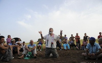 Primarul "Robin Hood" din Spania: Ocupă bănci, fură din supermarket şi împarte la săraci