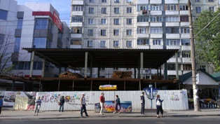 Столичная мэрия не может остановить незаконное строительство на улице А. Руссо на Чеканах. 