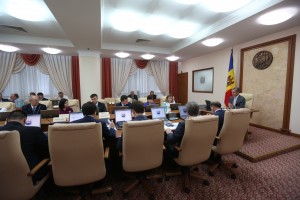  Decizia Guvernului de a sista transmisiunea în direct a ședințelor sale le va da mai multă bătaie de cap.