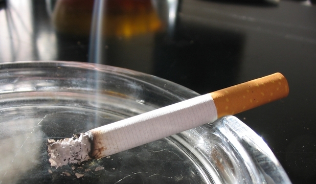 Rezultatele au subliniat faptul că persoanele care nu fumează, dar care sunt expuse la fumul de ţigară al altora, uită cu 20% mai multe lucruri comparativ cu nefumătorii. 