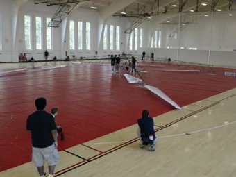 Вертолет на мускульной тяге установил мировой рекорд - квадрокоптер Gamera II, приводимый в движение всего одним человеком, продержался в воздухе 35 секунд. 