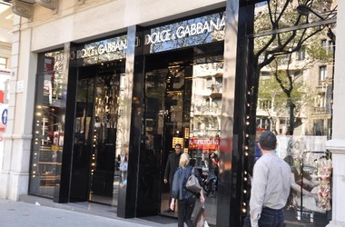 Основателям Dolce&Gabbana суд выписал штраф в 343 млн евро. Фото: bcn.portalglobus.ru
