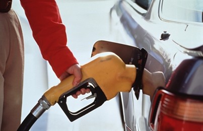 Rompetrol explică faptul că serviciul vamal condiţionează eliberarea autorizaţiilor de rezultatele unui control al calităţii benzinei aduse în Ucraina.