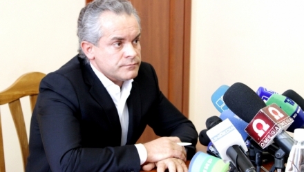 Petkov merită felicitat pentru că a început ancheta anume cu această întrebare, deoarece l-a lăsat în offside încă din start