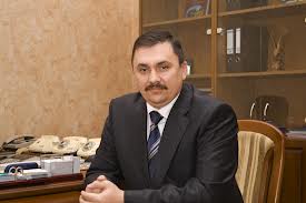 Vadim Vrabie da explicatii deputatilor moldoveni. Foto: news.click.md