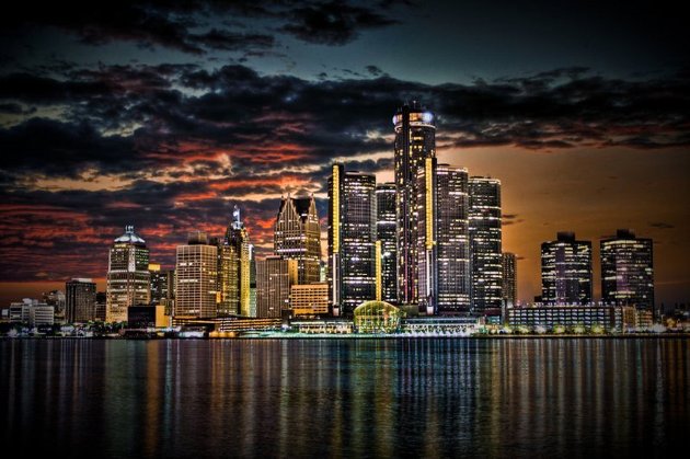 Detroit devine cel mai mare oraş din istoria Statelor Unite ale Americii (SUA) care şi-a declarat falimentul.